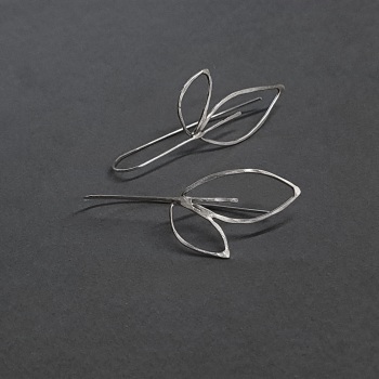 SYLVESTRIS | Precious Metal Open Outline Leaves Long Wire Leaf Bridal Earrings
