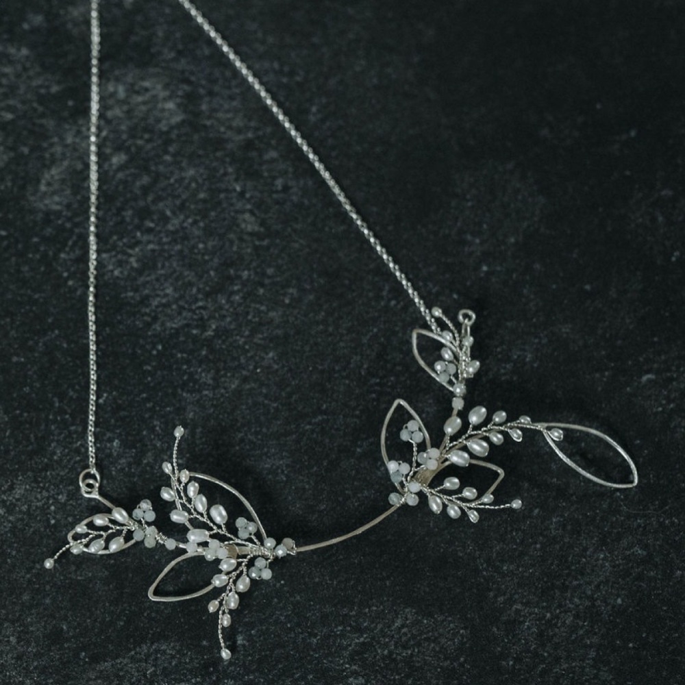 SYLVESTRIS | Precious Metal Outline Leaves Statement Bridal Necklace
