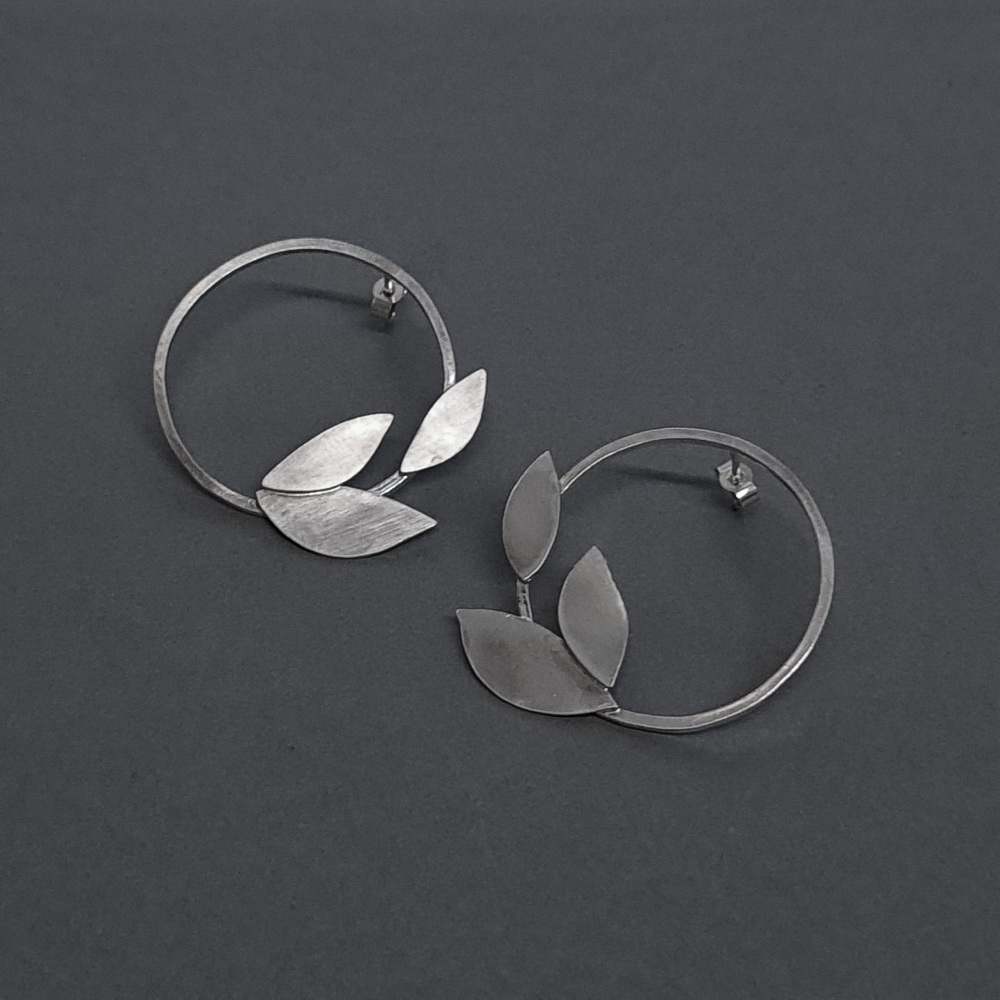 FILICIFOLIUS | Contemporary Circle Leaf Stud Earrings 