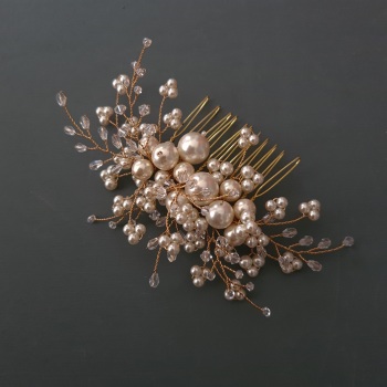 SNOWBERRY | Oversized Pearl and Crystal Wedding Hair Comb