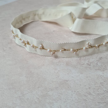 GRUG | Minimalist pearl bridal sash