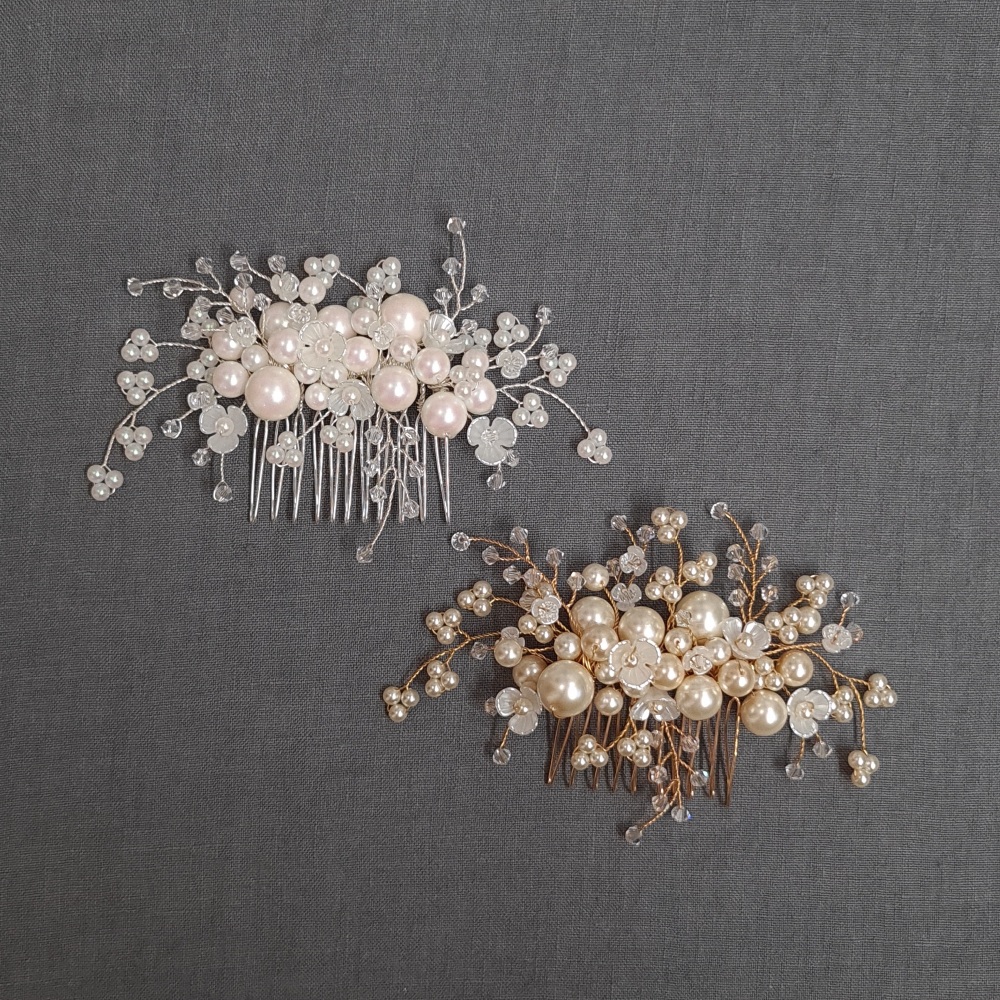 TONNAU | Floral bridal comb with over sized pearls