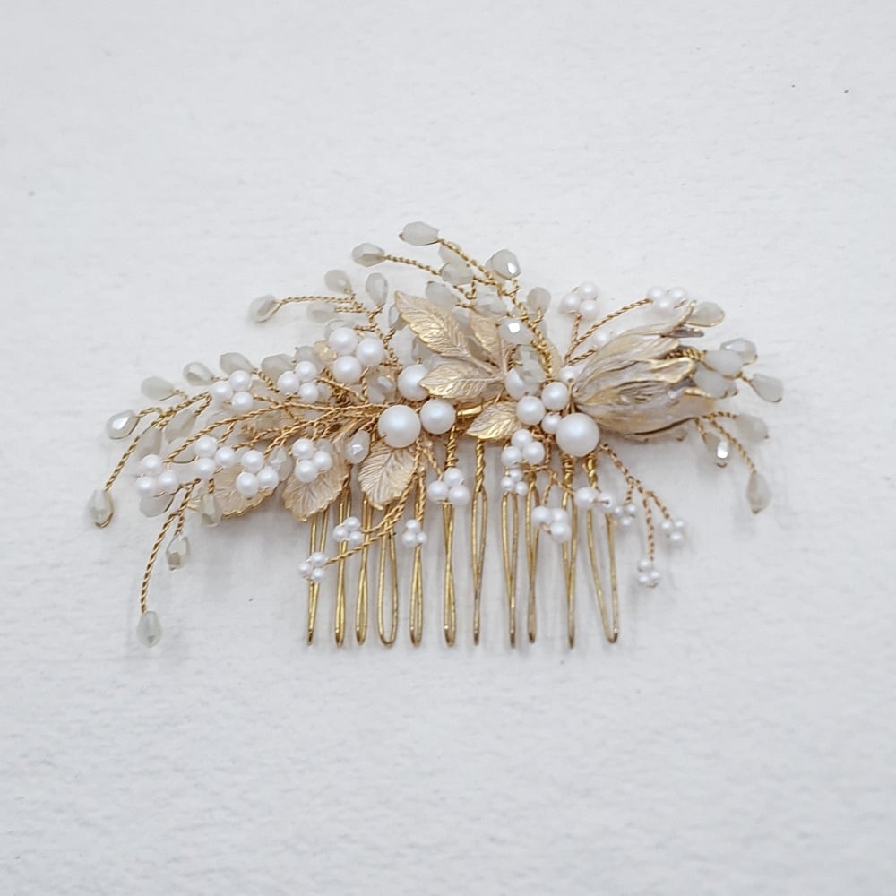 HARLOW | Pale Gold and Champagne Opal Wedding Hair Combs Samples