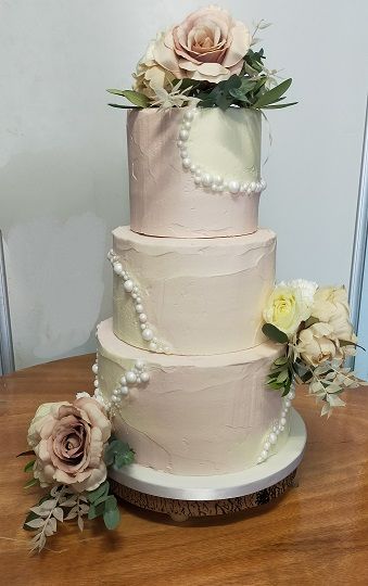 pearl buttercream wedding