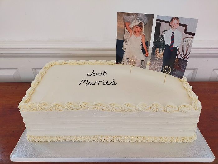 Halal Engagement/Wedding Cake, Food & Drinks, Homemade Bakes on Carousell