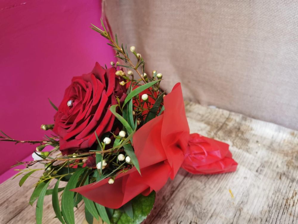 Single Stem Luxury Red Rose