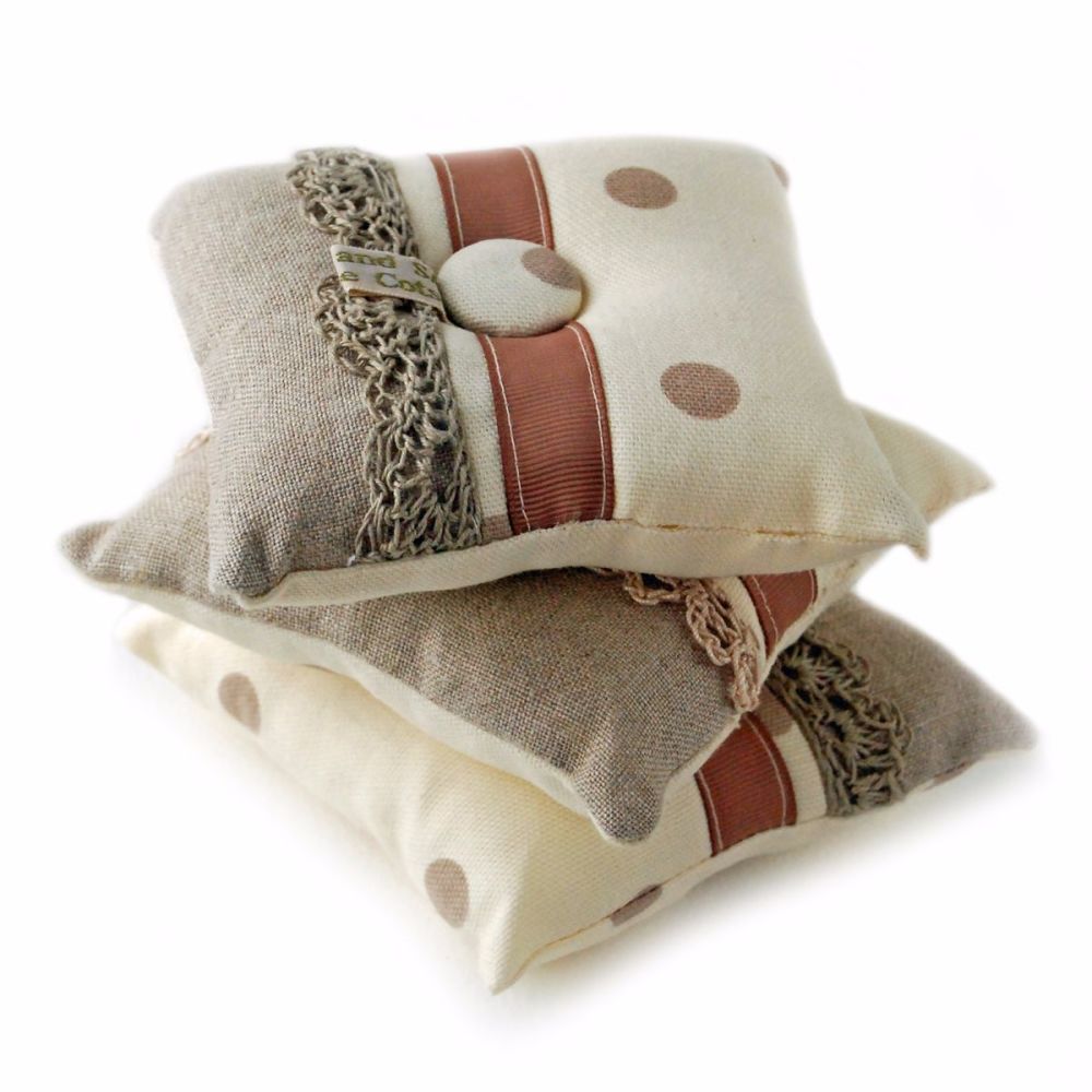 Pin cushion in cream and taupe spots design