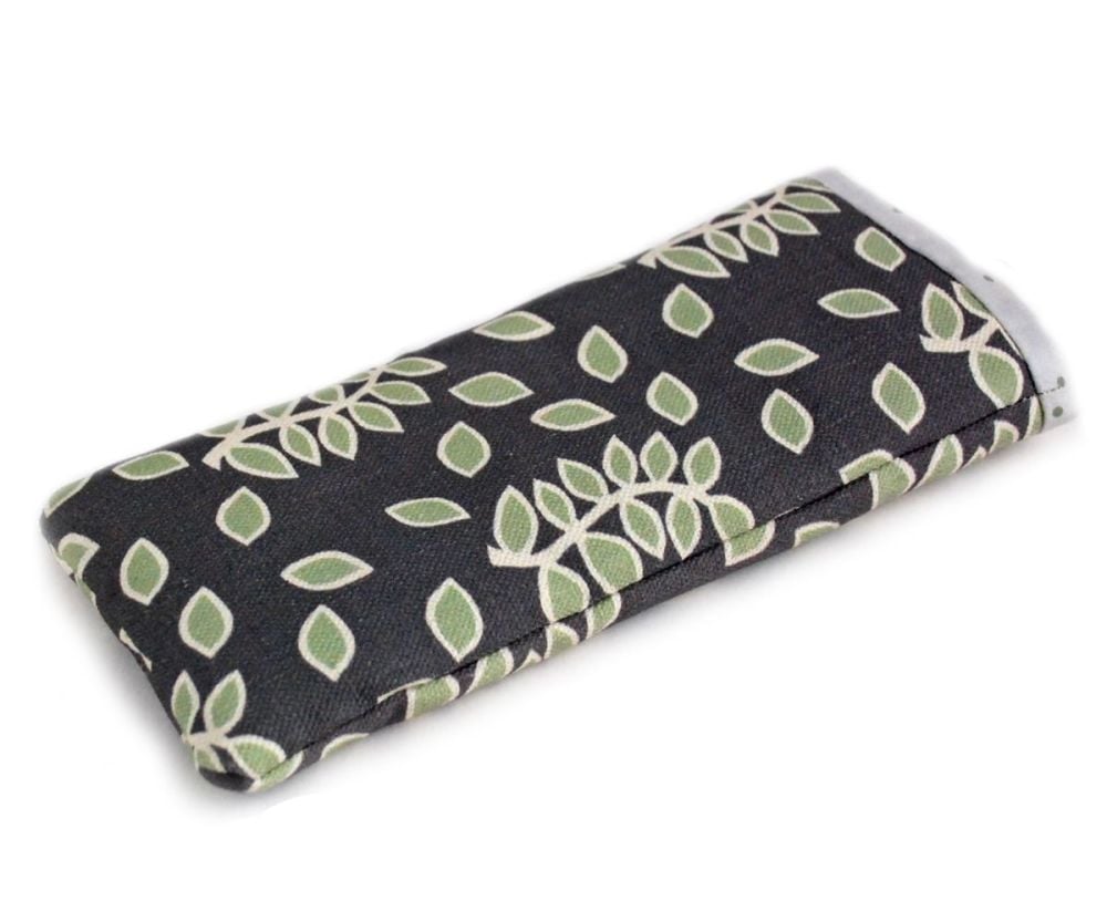 Smokey leaves mobile phone pouch