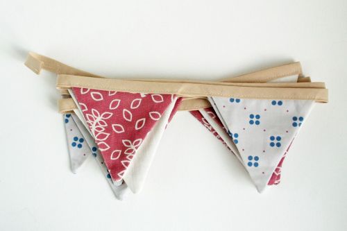 Dusky rose leaves bunting