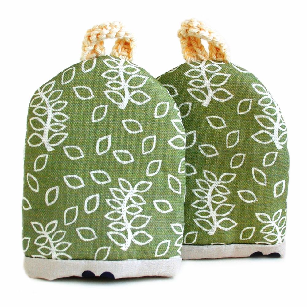 Green leaves egg cosy