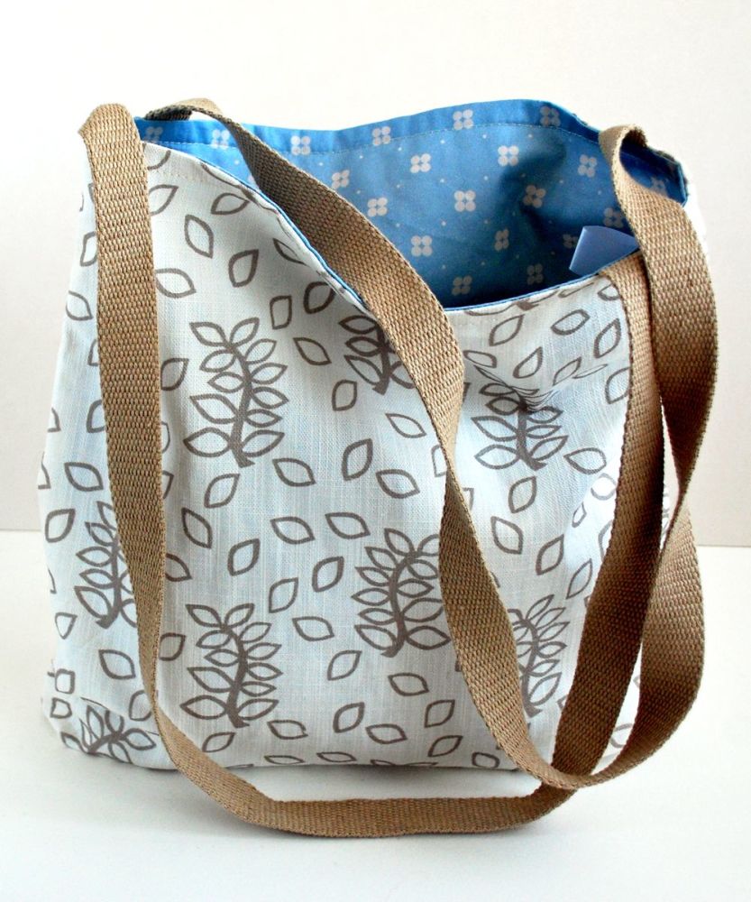 Ivory leaves tote bag with fabric fob