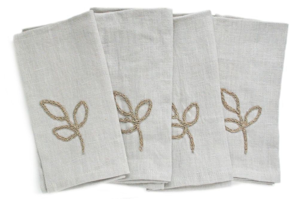 Linen napkins wirh crocheted leaves design