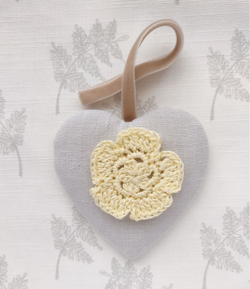 Hanging heart in cloud linen with crocheted flower