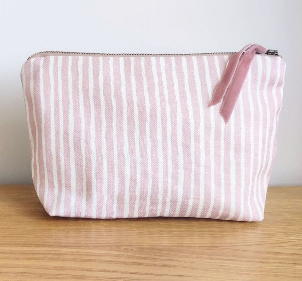 Haslec linen medium cosmetic pouch in blush