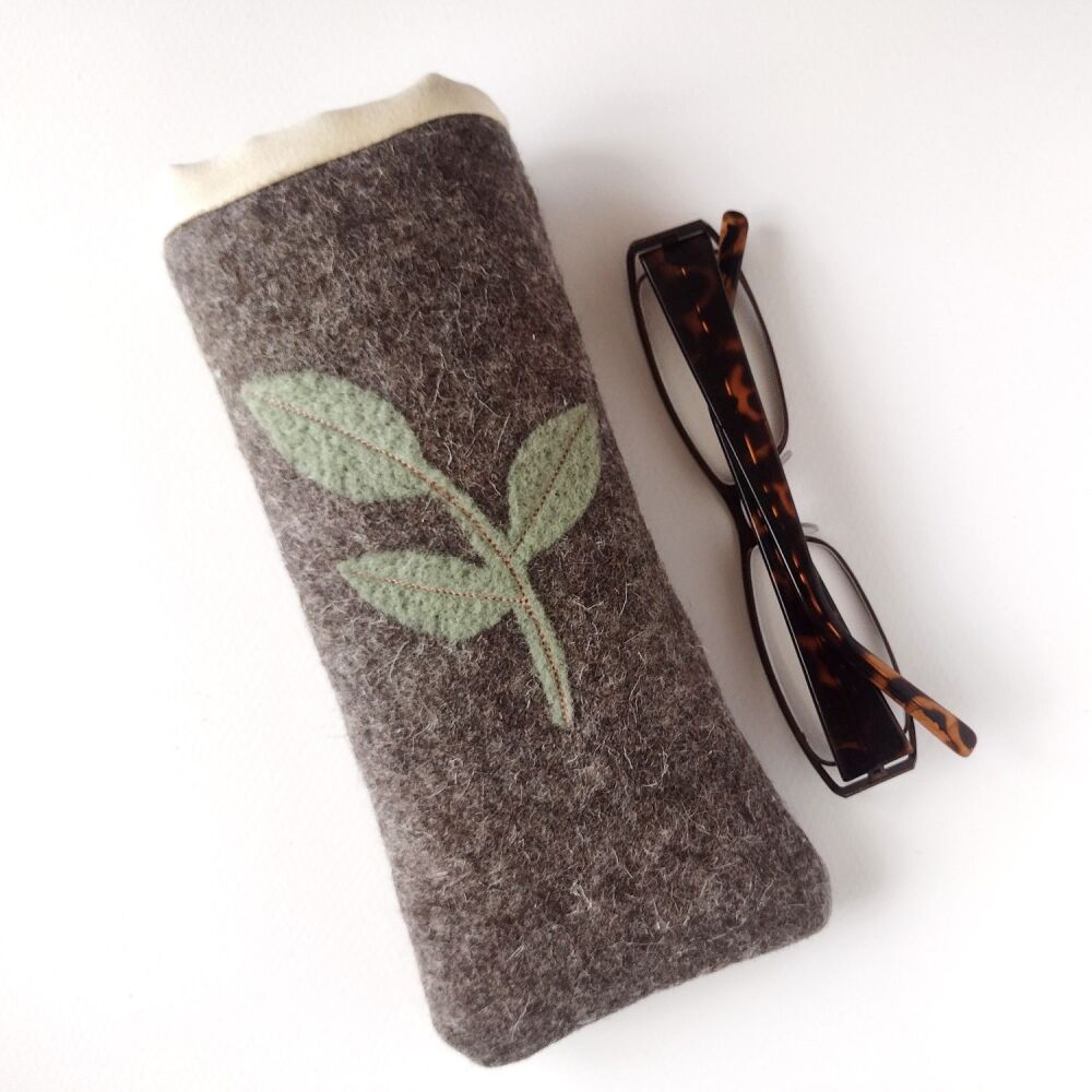 Wool felt specs pouch with sage leaf design