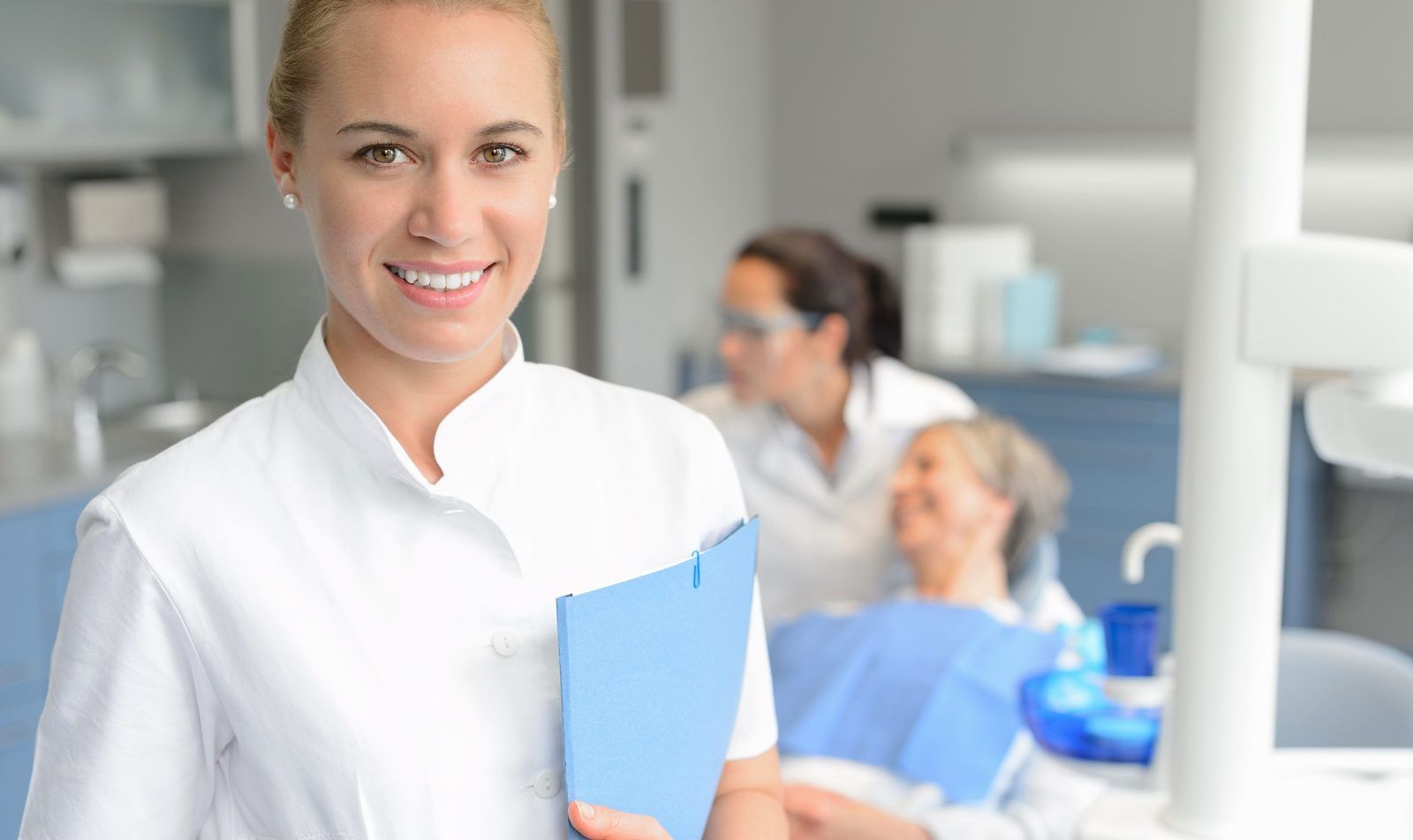 registered dental nurse
