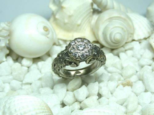 Acanthus Pattern Cluster ring