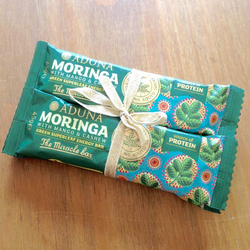 aduna moringa with mango and cashew green superleaf energy bar blog review