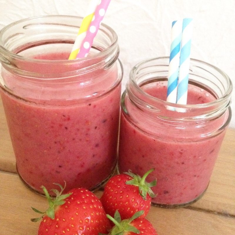 baobab berry delight smoothie strawberries blueberries - lylia rose food bl