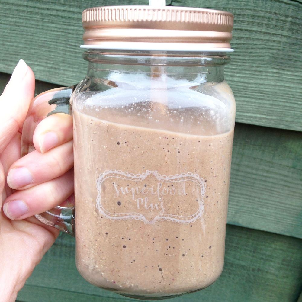 Healthy creamy chocolate + cashew smoothie