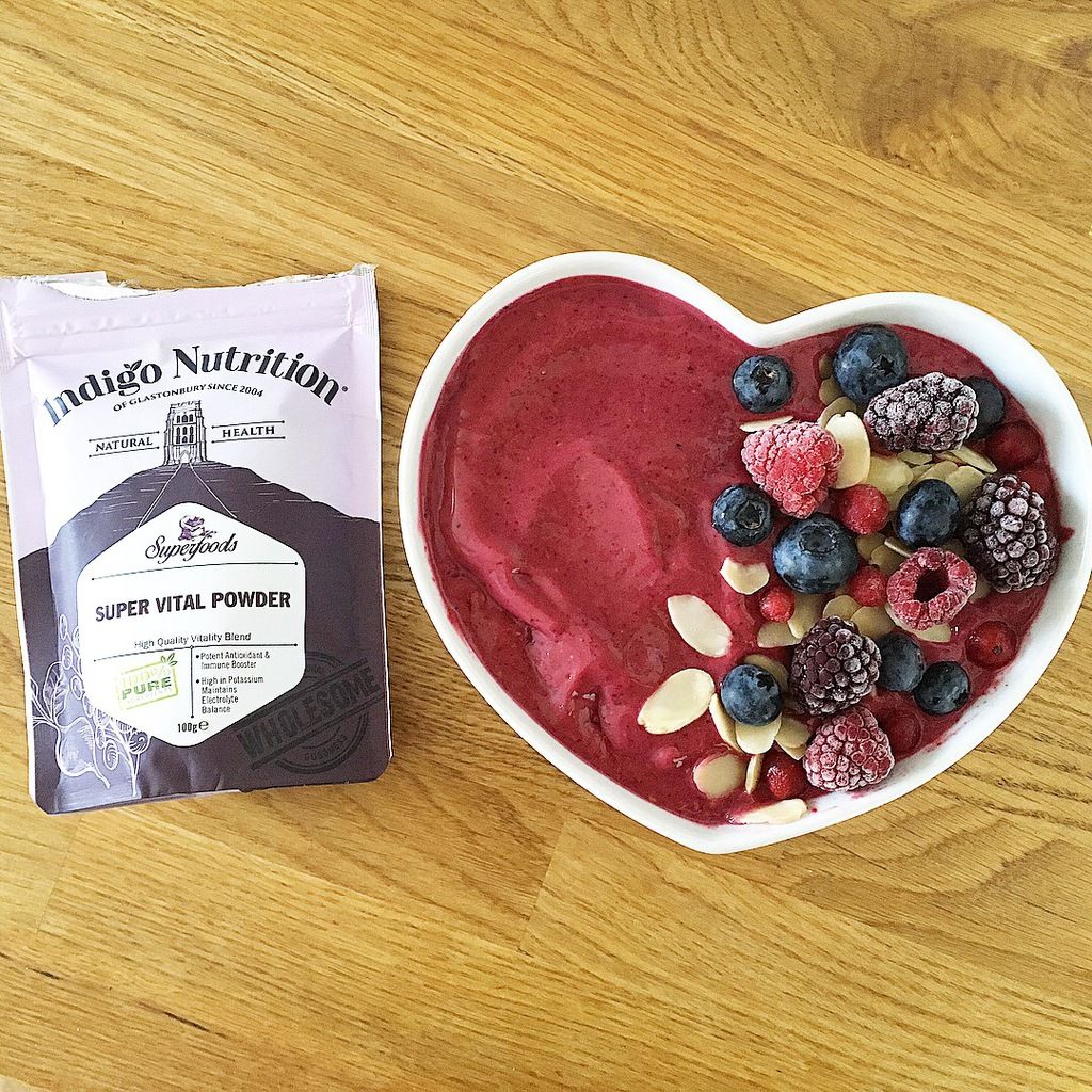 Indigo Herbs Superfood Powder Blends Review and Vegan Berry Smoothie Bowl R