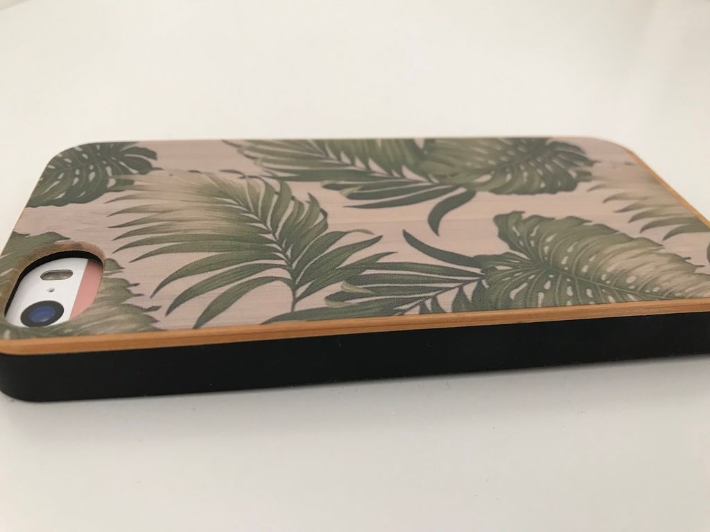 My Personalised Case Review &ndash; Wooden Leaf Print iPhone Cover 1