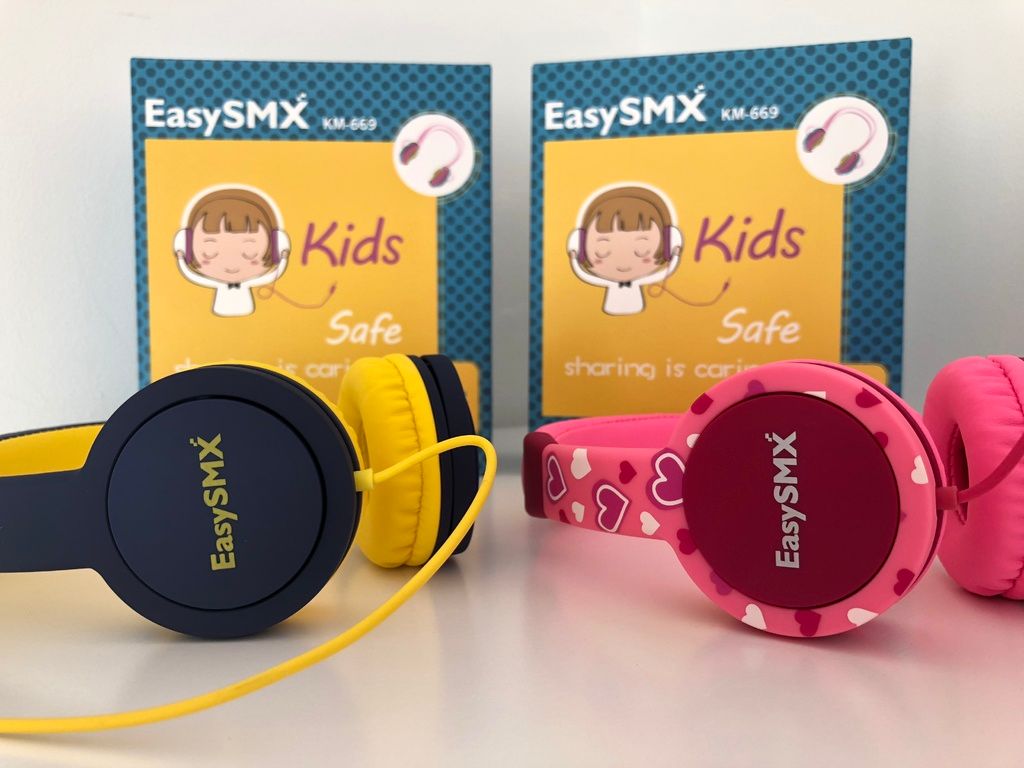 EasySMX kids headphones review for travel and play