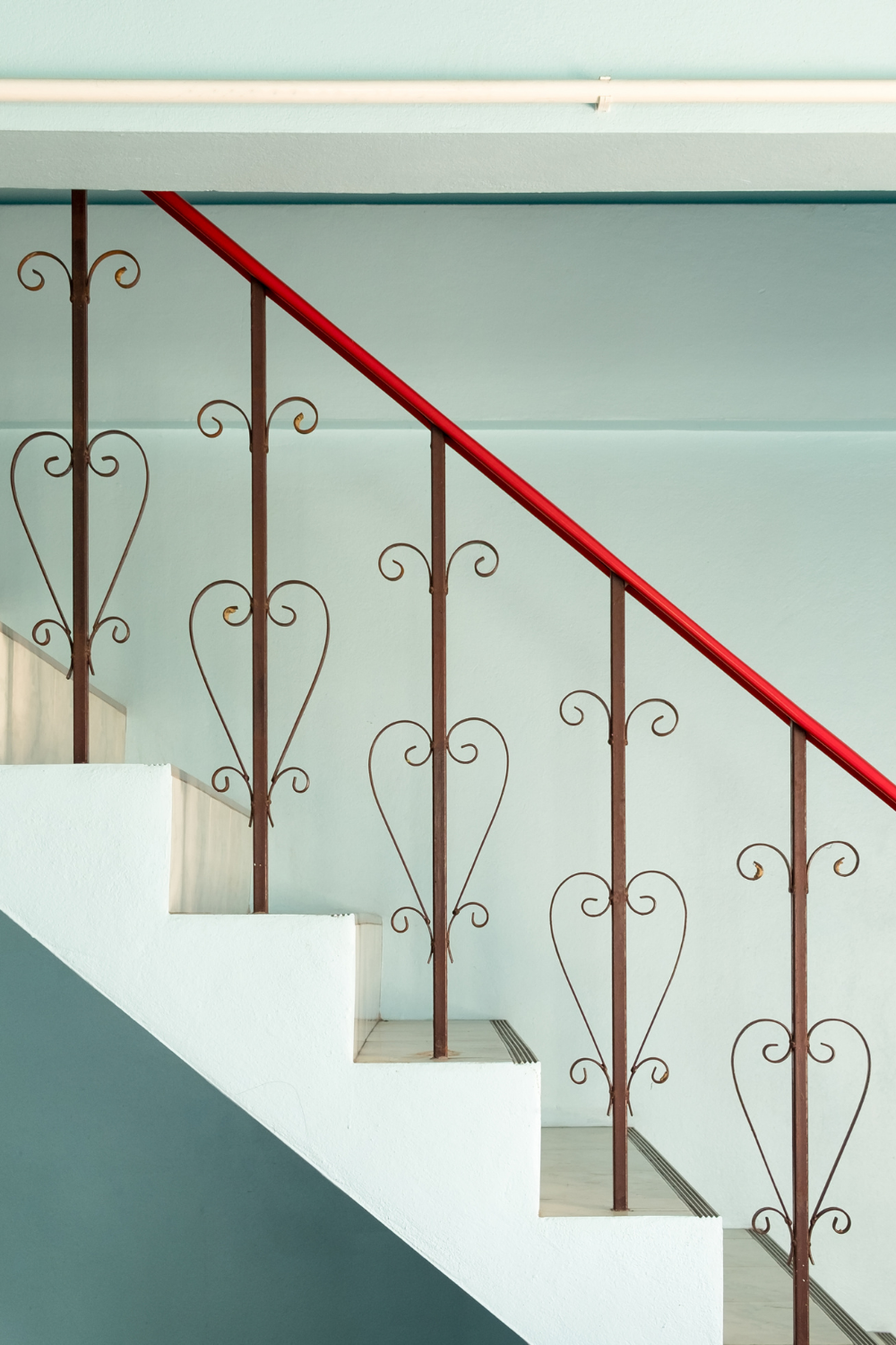 Banister makeover ideas for all budgets