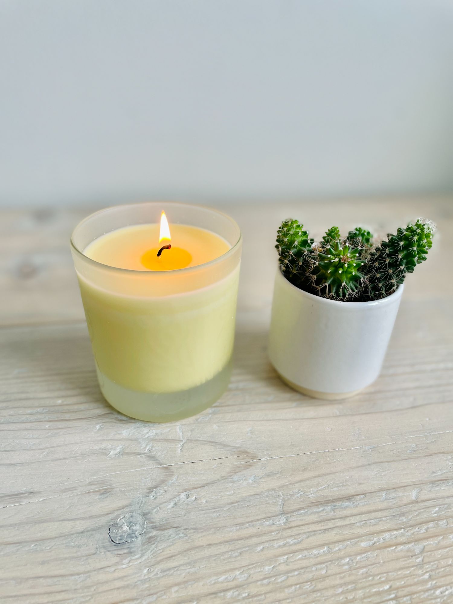 DE STRESS with Scentered ecofriendly refillable vegan candles