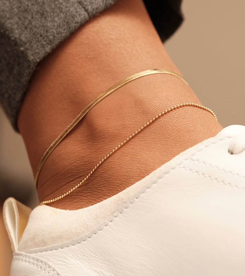 Minimal gold anklet