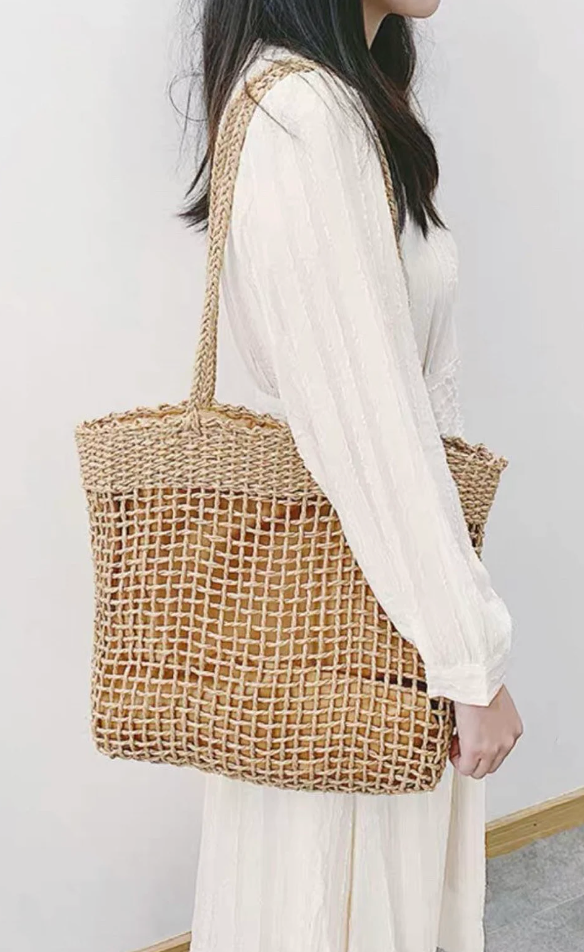 summer straw tote bag