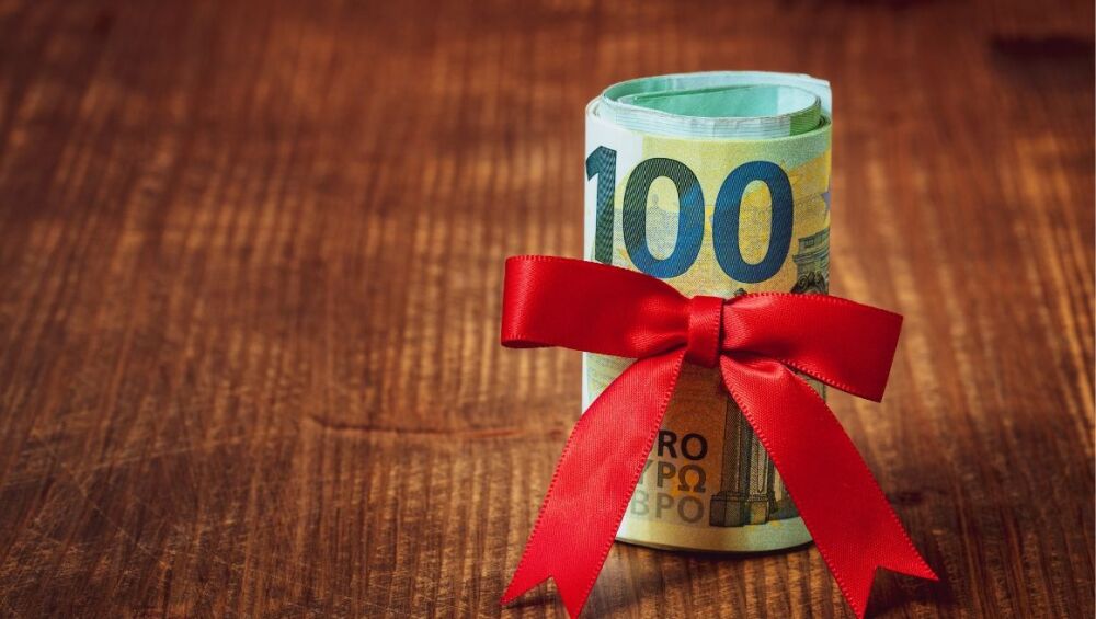 How Bonuses Can Help Your Money Go Further