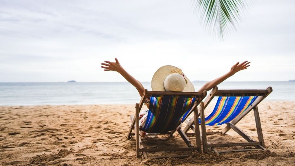 how to get a free holiday