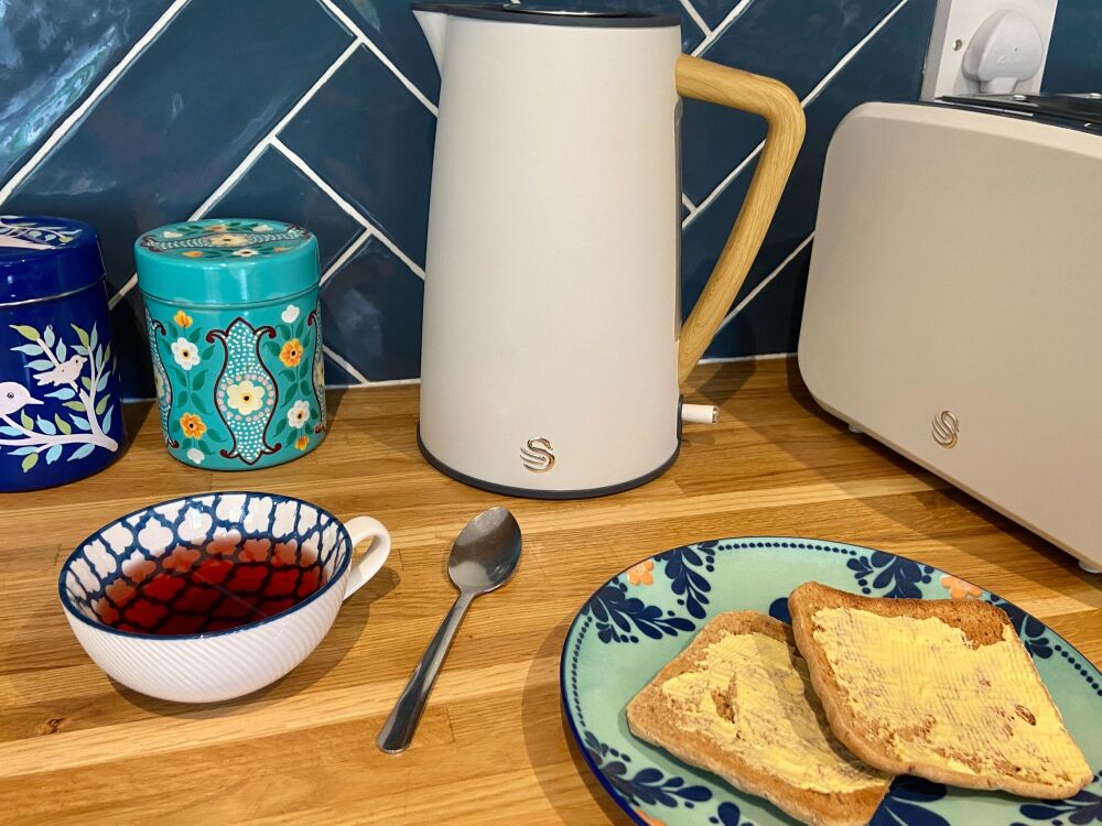 How To Save Money on Back To Uni Essentials 1