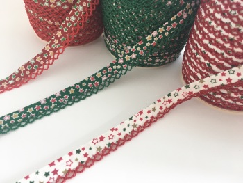 12mm Pre-Folded Star Bias Binding with Lace Edge - Christmas