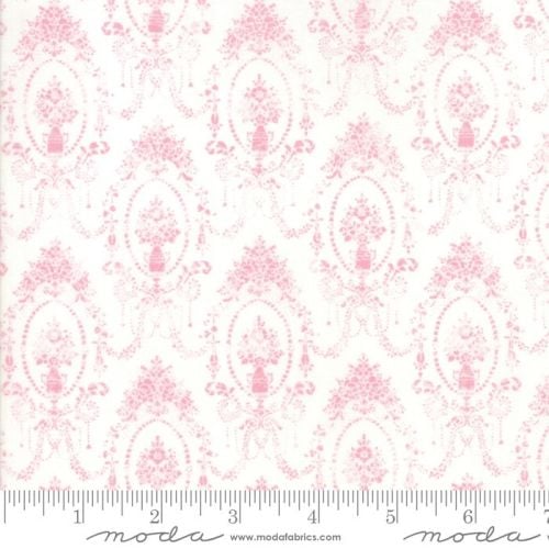 Moda Fabrics - Amberley - Peony Damask Topiaries