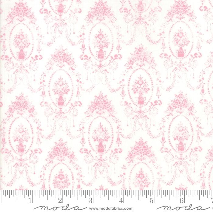 Moda Fabrics - Amberley - Peony Damask Topiaries
