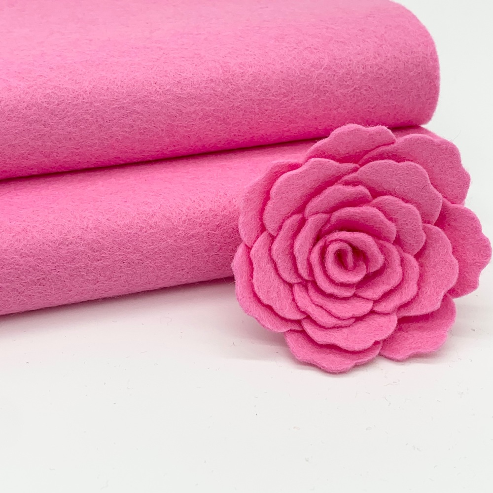 <!--032-->Shocking Pink Wool Blend Felt