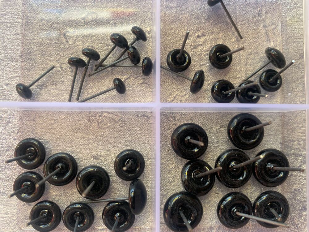 Mixed Size Glass Eyes Pack - Black 6,8,10, 12mm