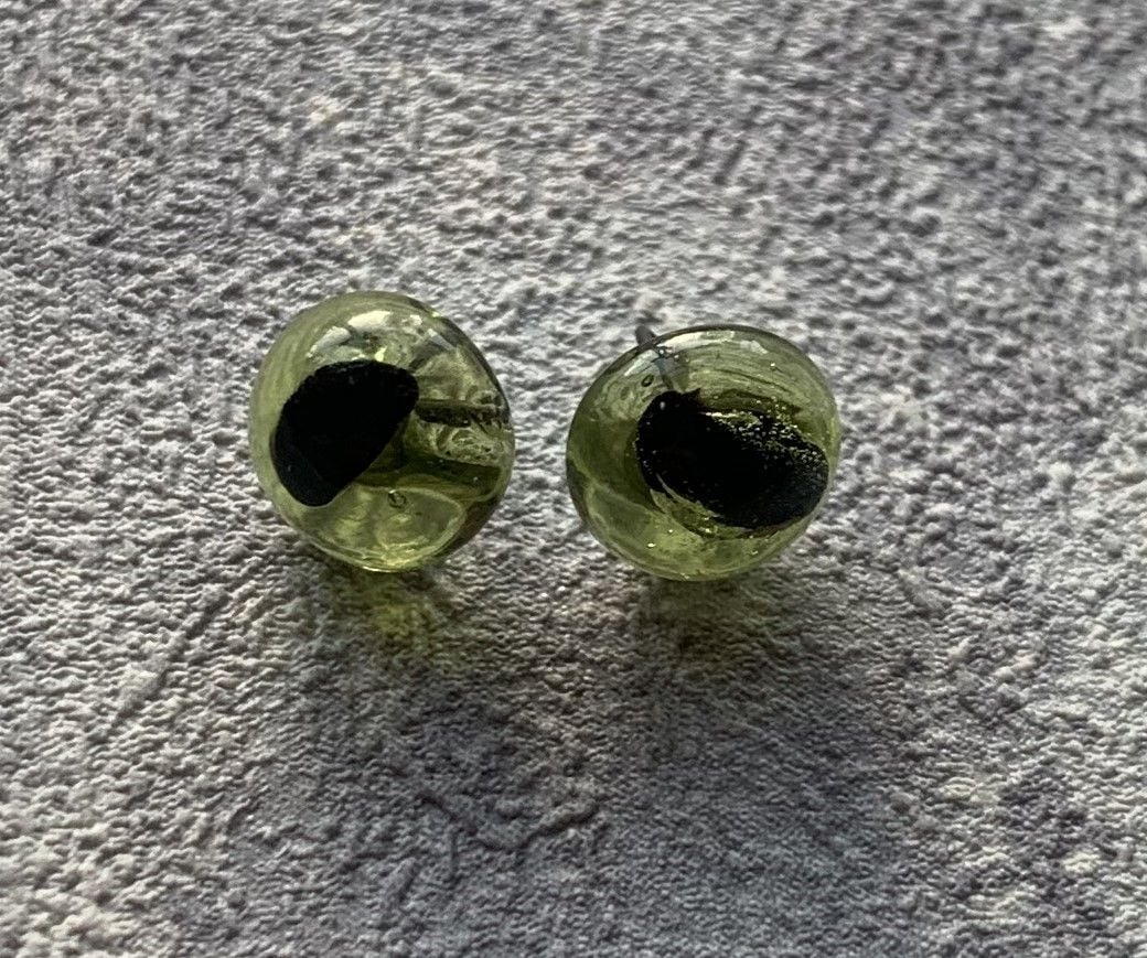 Handmade German Glass Green Slit Pupil Eyes 5mm (Looped back easy to sew) (Cat Eyes)