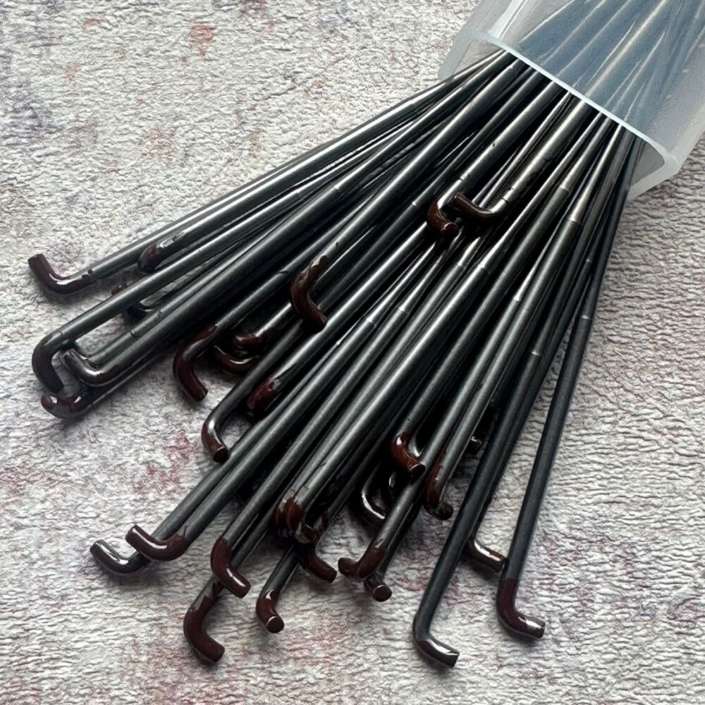 Twisted / Spiral Needles - 40G (Dark Brown tip)