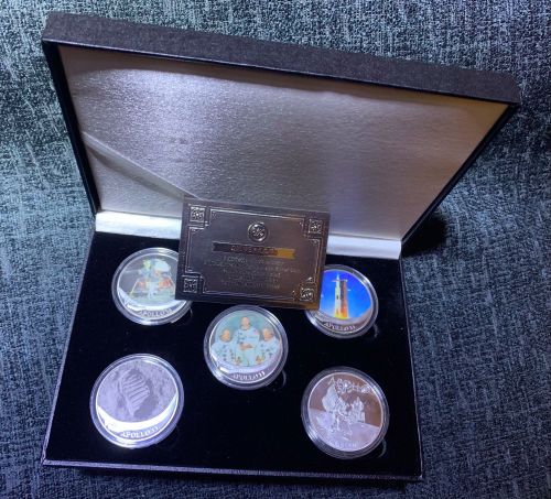 NASA Apollo 11 Moon Landing Medallion Large Coin Set Stunning In Deluxe Cas