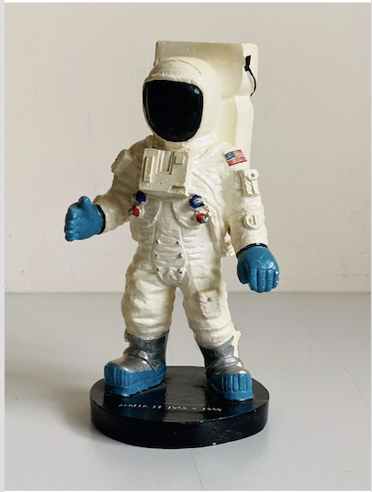 Apollo 11 Neil Armstrong NASA Astronaut Model 15cm Tall Solid Sculpture Fig