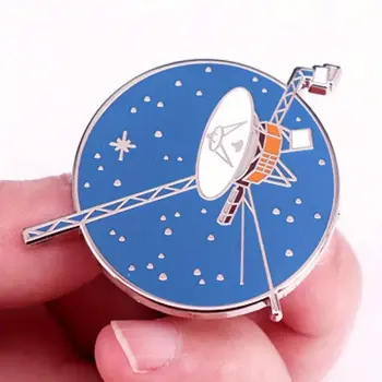 Voyager Spacecraft NASA Setelite Pin Badge Broach