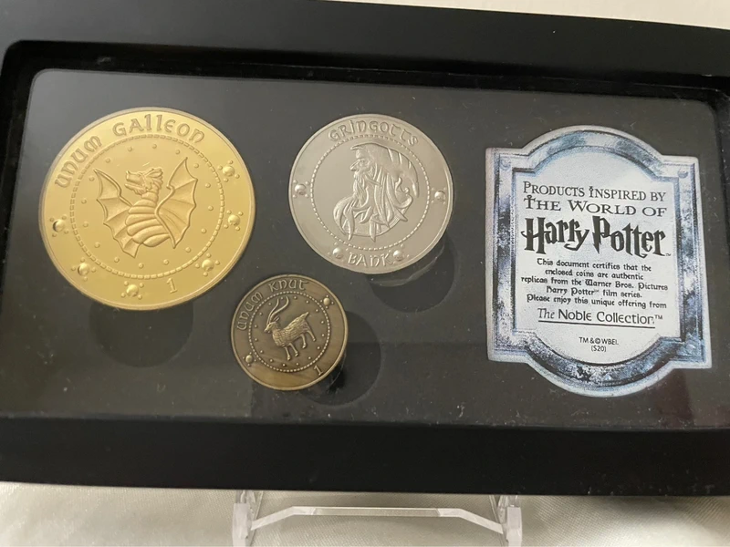 Harry Potter Noble Collection Medallion Coin Set Warner Brothers Studio Film Movie
