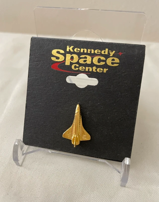Official NASA Space Shuttle Cute Gold Pin Badge Broach Kennedy Space Center