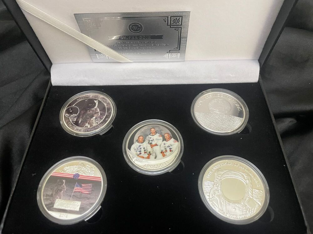 5 NASA Apollo 11 Neil Armstrong Moon Landing Large Medallion Coin Set In Display Case