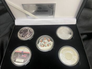 5 NASA Apollo 11 Neil Armstrong Moon Landing Large Medallion Coin Set In Display Case