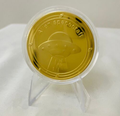 UFO Alien Area 51 Flying Saucer Spacecraft Gold Plated Coin Medallion