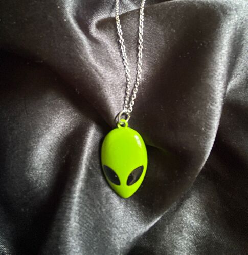 Alien UFO Area 51 Green Metal Steel Pandant Necklace